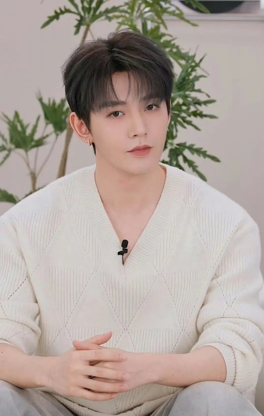 男明星也要身材管理一下好吗？还是想要看养眼一点的 