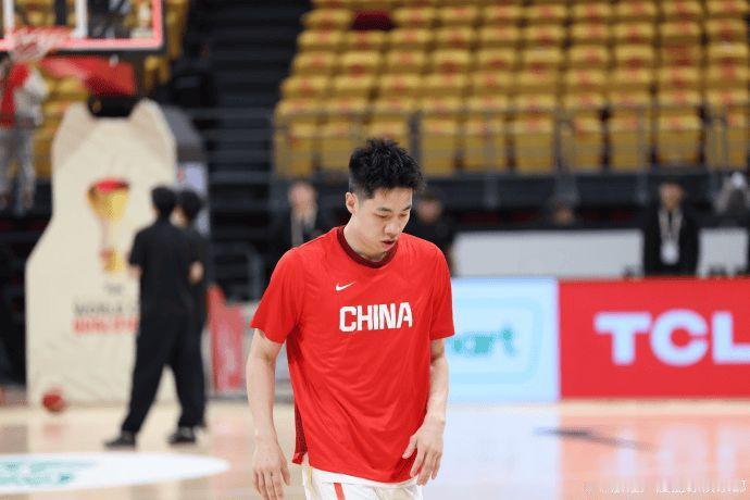 烂到家，中国男篮3分球前11投0中，命中率0%，无一投进，反观韩国男篮，半场不到