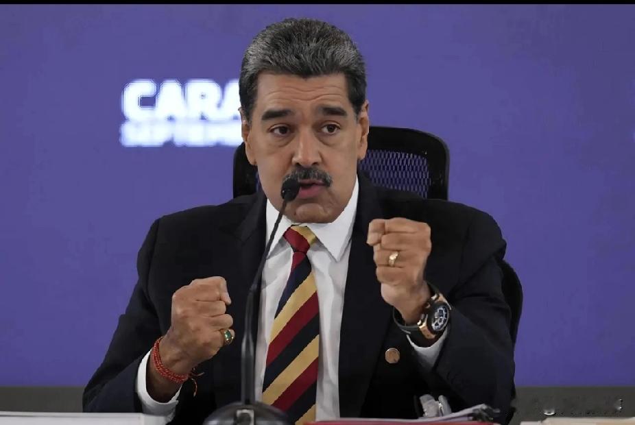 美国陈兵委内瑞拉快半年了吧，特朗普口号喊的很响，对马杜罗总统的指责从“毒贩”到“