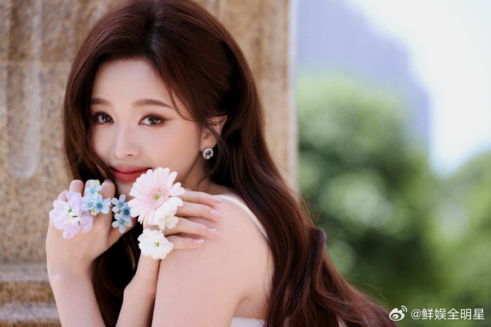 吴宣仪翟潇闻合唱一样的月光你好星期六一直盼着他俩能合唱抒情曲，这次一样的月光刚好