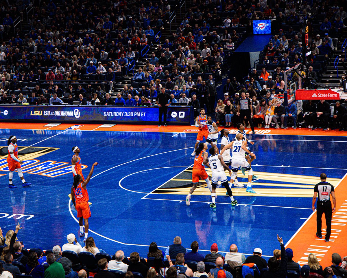 雷霆新秀卡森·华莱士命中关键三分