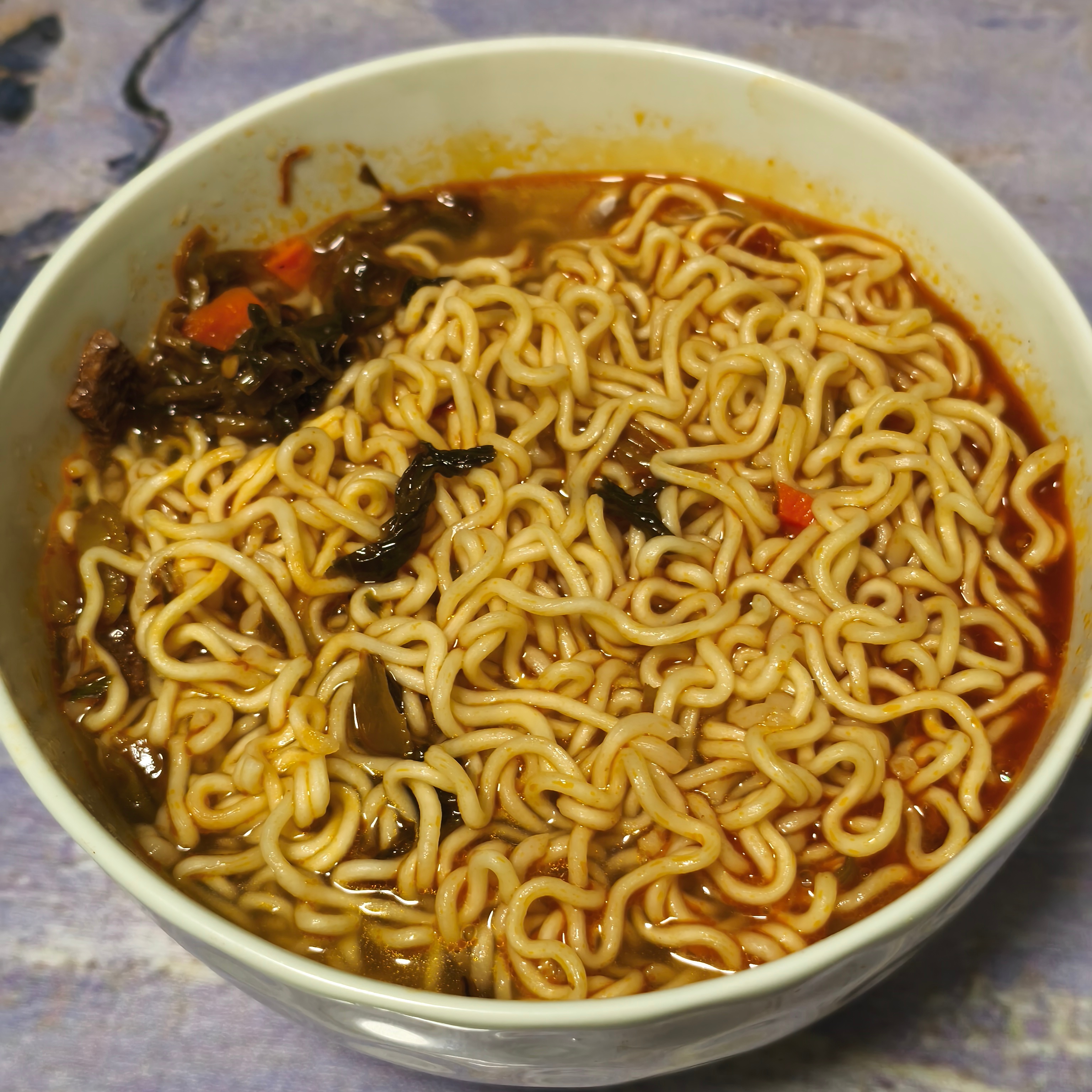 正宗脚踩老坛酸菜牛肉面 