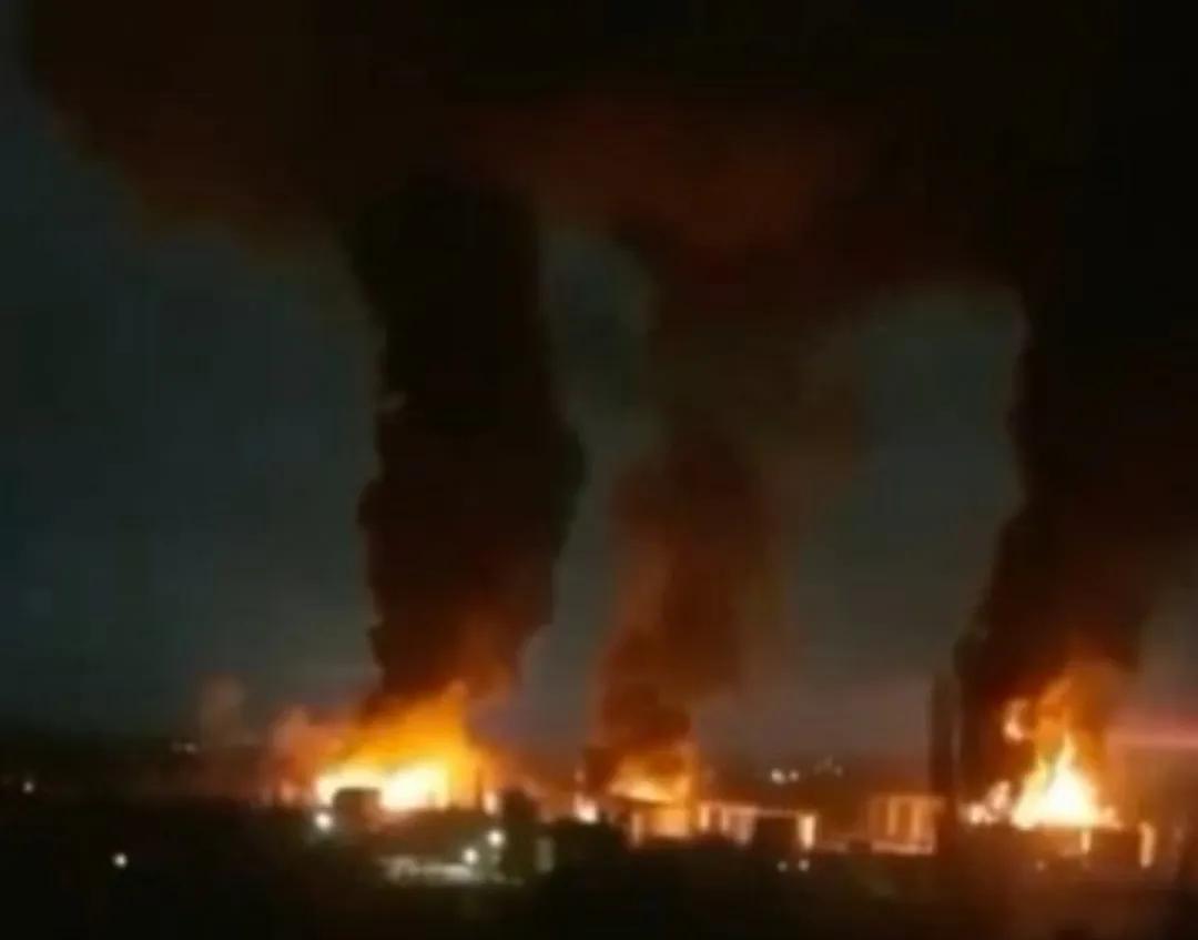 关于中国驻敖萨德总领事被炸受损这事，俄罗斯绝对是误伤，不可能是故意的。这同当年美