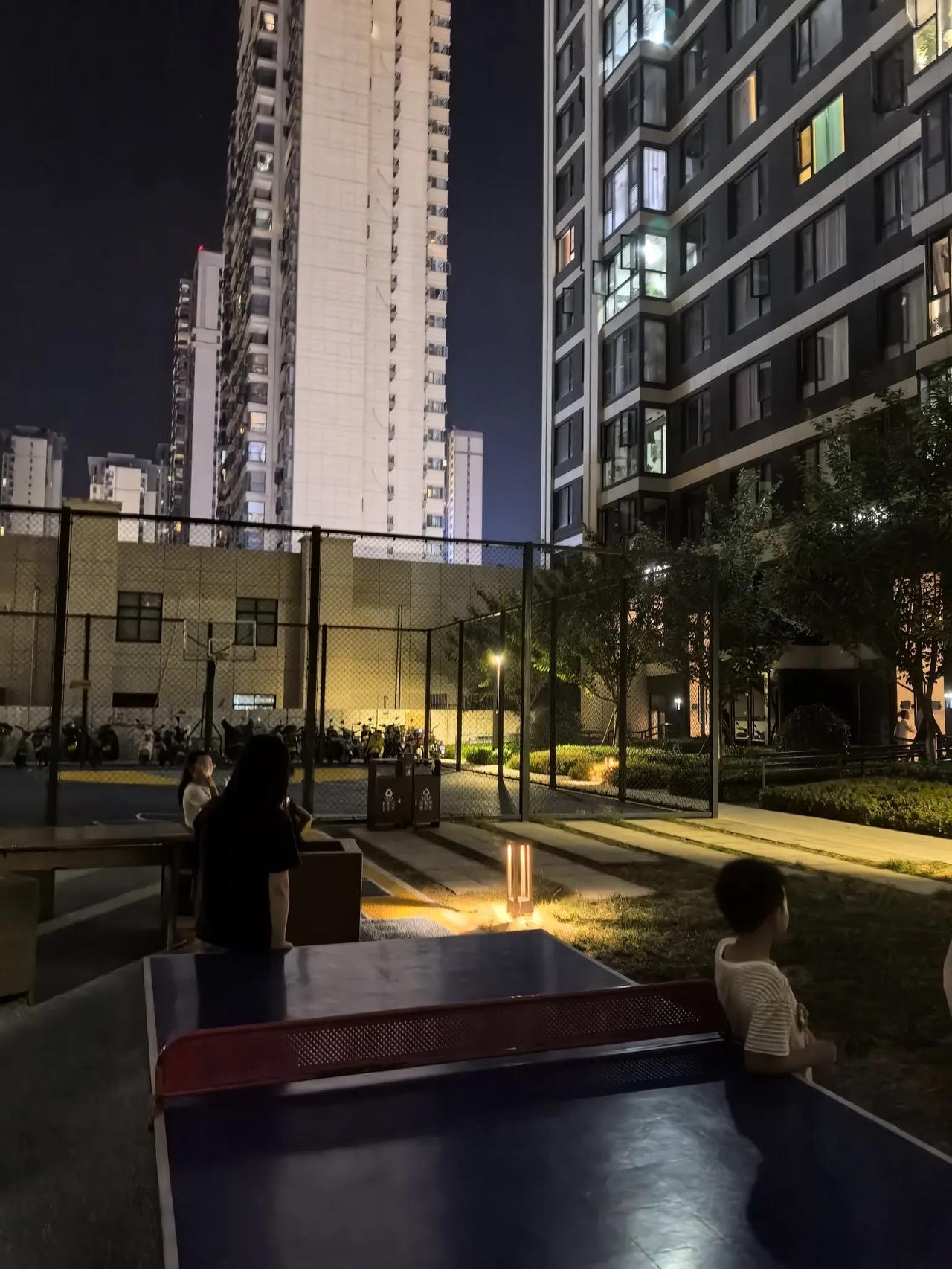 当你的能量越来越高时，
心胸越来越广阔时，
便会理解身边每个人，
没有好坏，没有