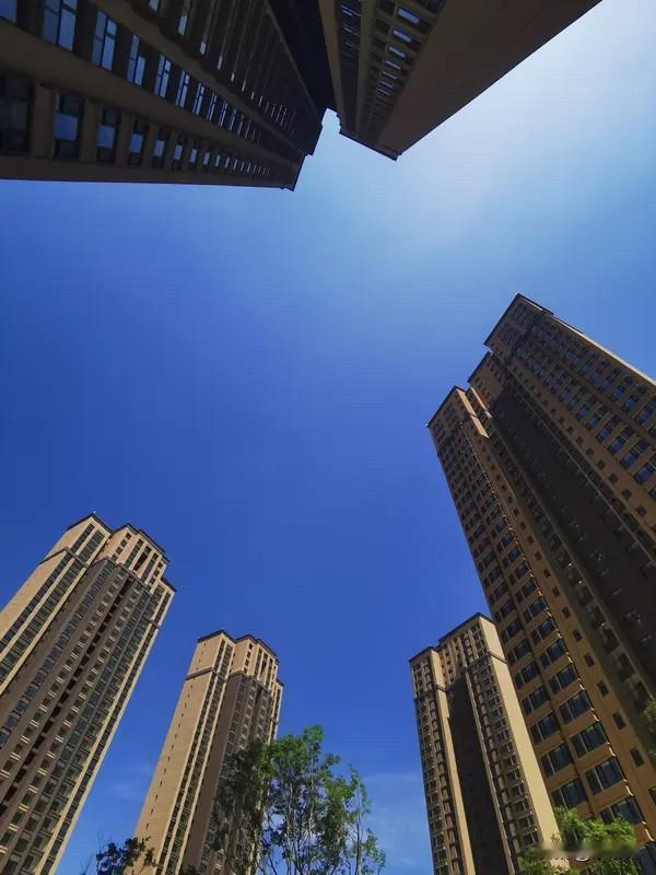 那些希望楼市能出大利好的人是失望了。
他们本来以为楼市可以不用添油战术，但是他们