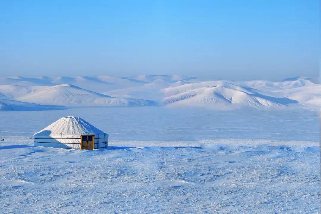 外蒙古一到冬天就会休息好几个月，其实没什么其他原因，就是因为天太冷了！

外蒙古