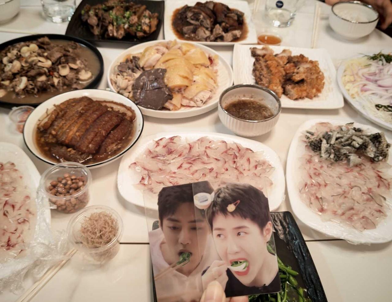 战哥，一博，整件扣肉咧😏
榴莲冰皮月饼好好食啊[爱慕][爱慕][爱慕]
202