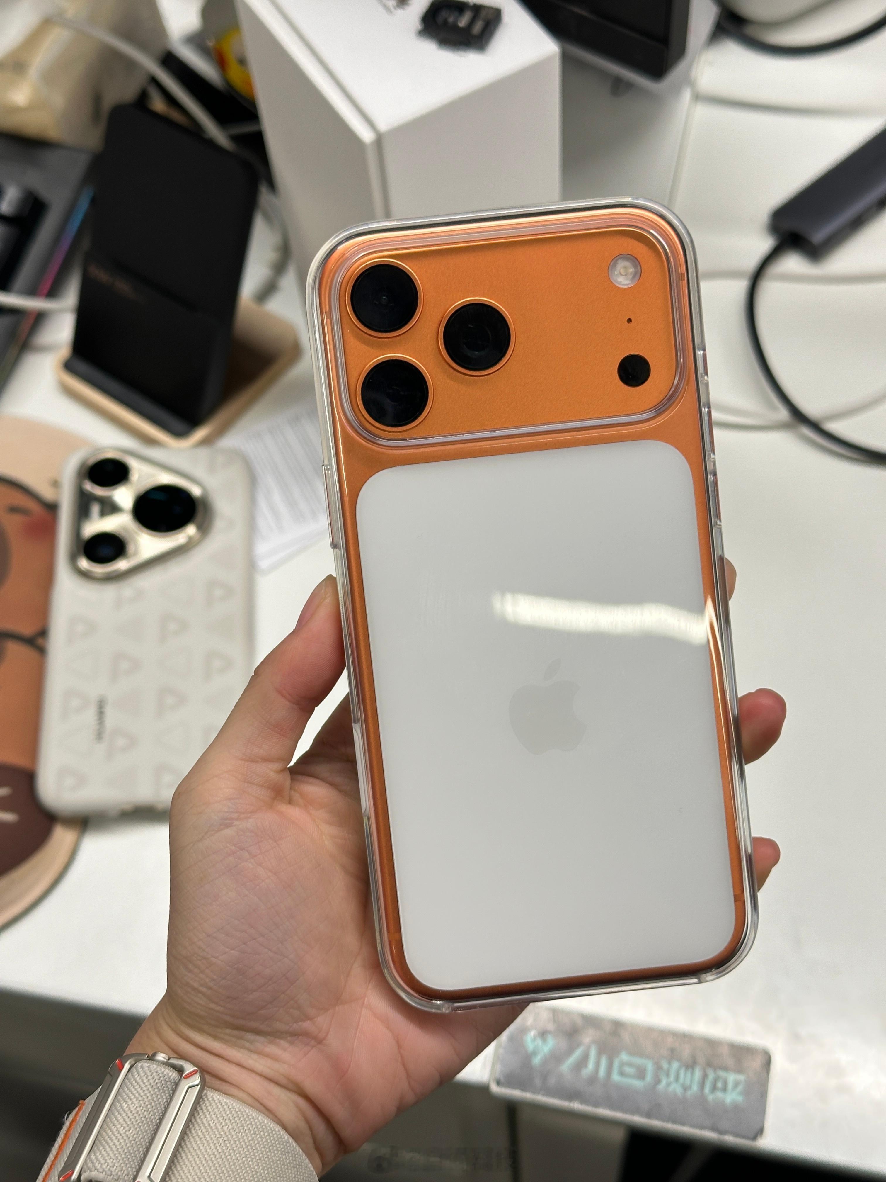 用iPhone前vs用iPhone后用iPhone前：微信收到一条信息，点开回复