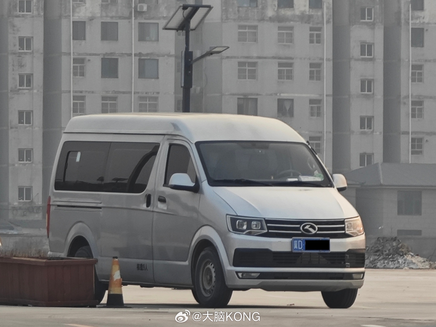 哈哈，德日结合！凯锐浩克金龙凯锐厦门金龙van事通