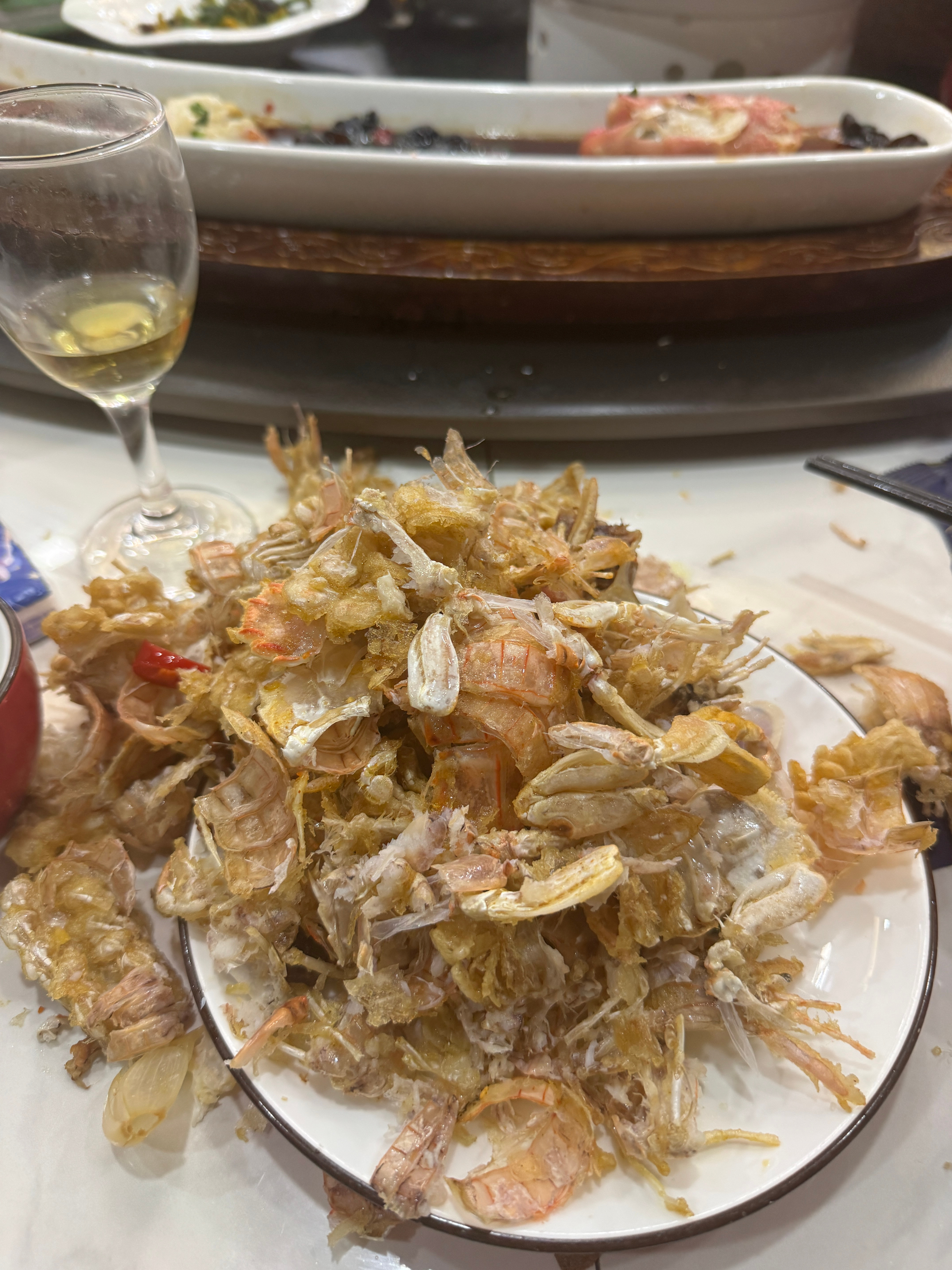 别和我叭叭～忙着吃皮皮虾呢