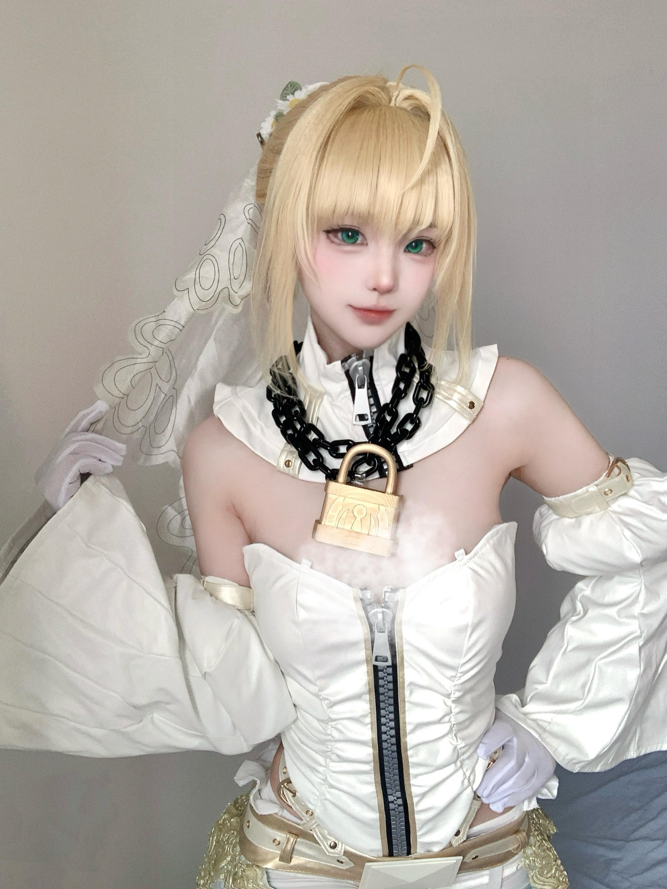唔姆。
