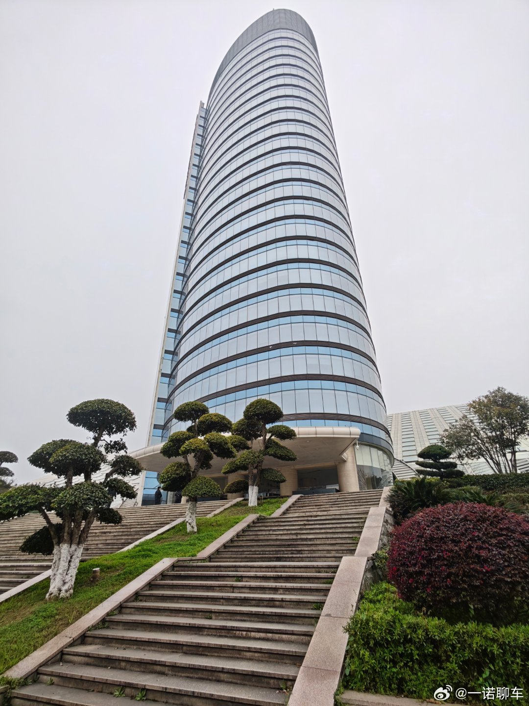 来收个车 有意思的是这个车主是从18年开始关注的 后来才发现，他是我哥们儿媳妇儿