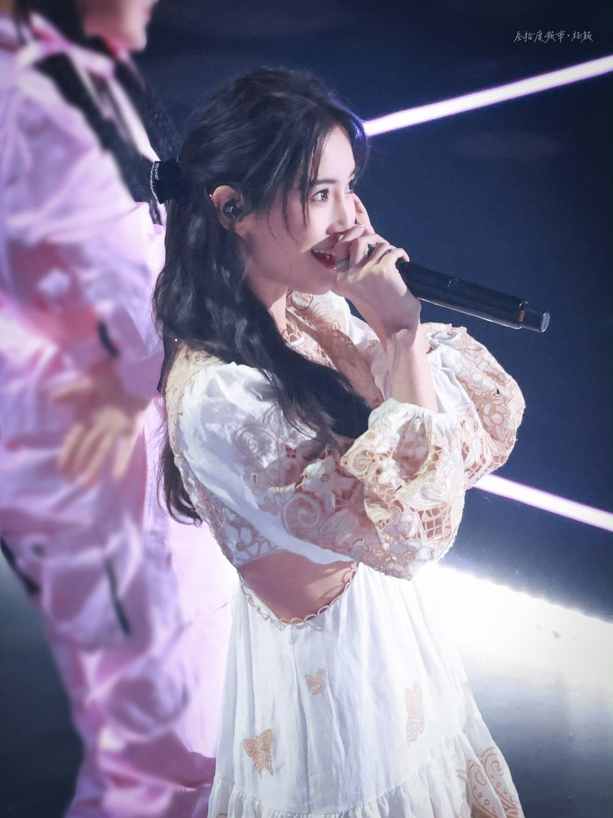 angelababy angelababy “希望编织你的模样，心跳为你演奏篇章