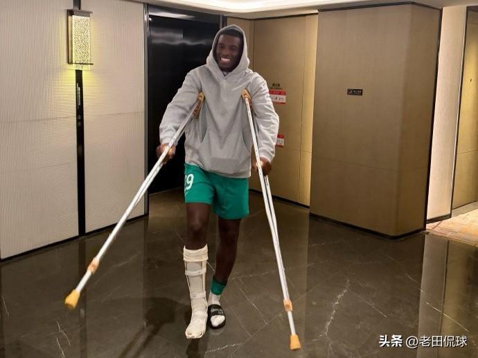 法比奥将返回欧洲进行康复…法比奥确诊腓骨远端骨折，经俱乐部医疗团队联合专家持续开