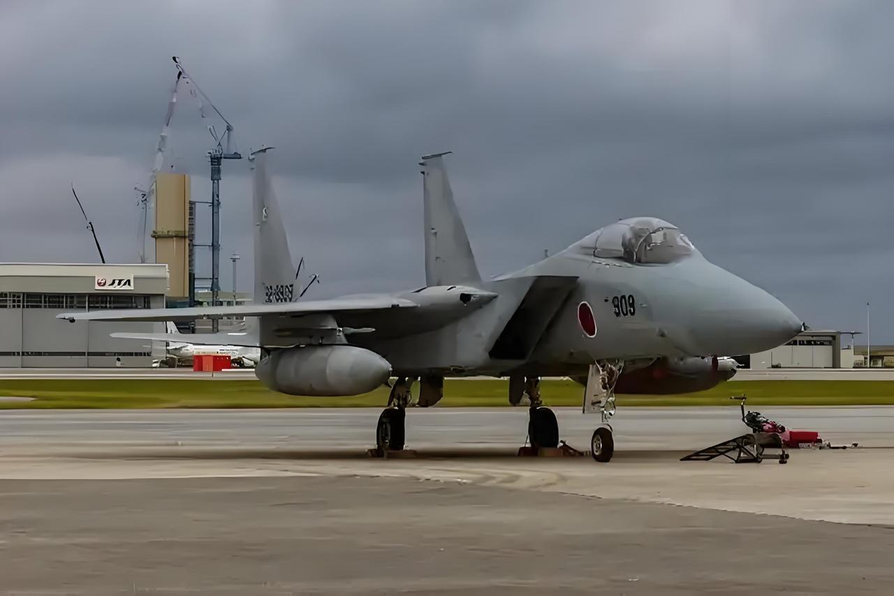 日本面临的一个问题就是，主力机型F-15老化严重。因为日本早期的引进那一批F-1