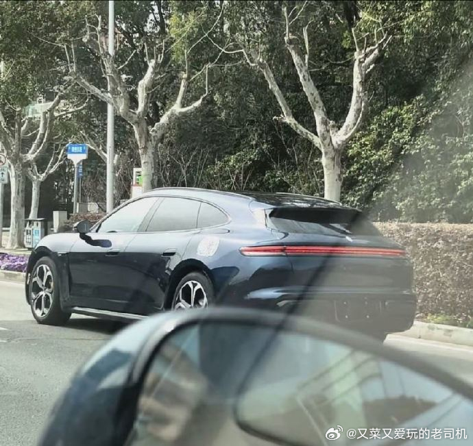 看到这张Z7T的侧后方图，大家觉得我昨天说的Z7T的实际目标竞品应该是YU7这话