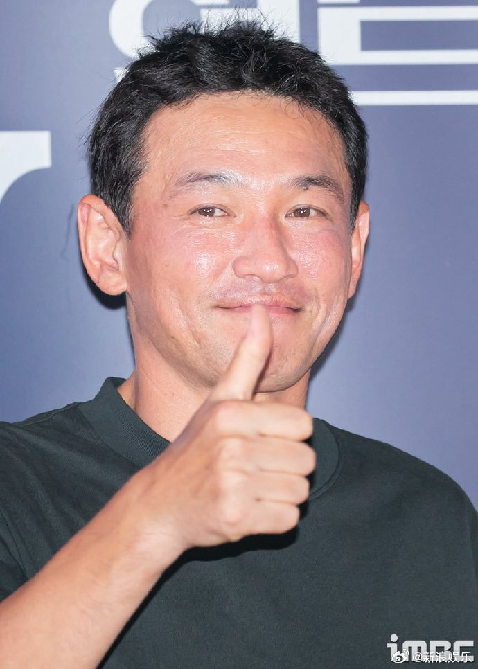 黄政民戒酒后大回春黄政民戒酒前后状态对比 近日，演员黄政民戒酒前后的对比图在韩网