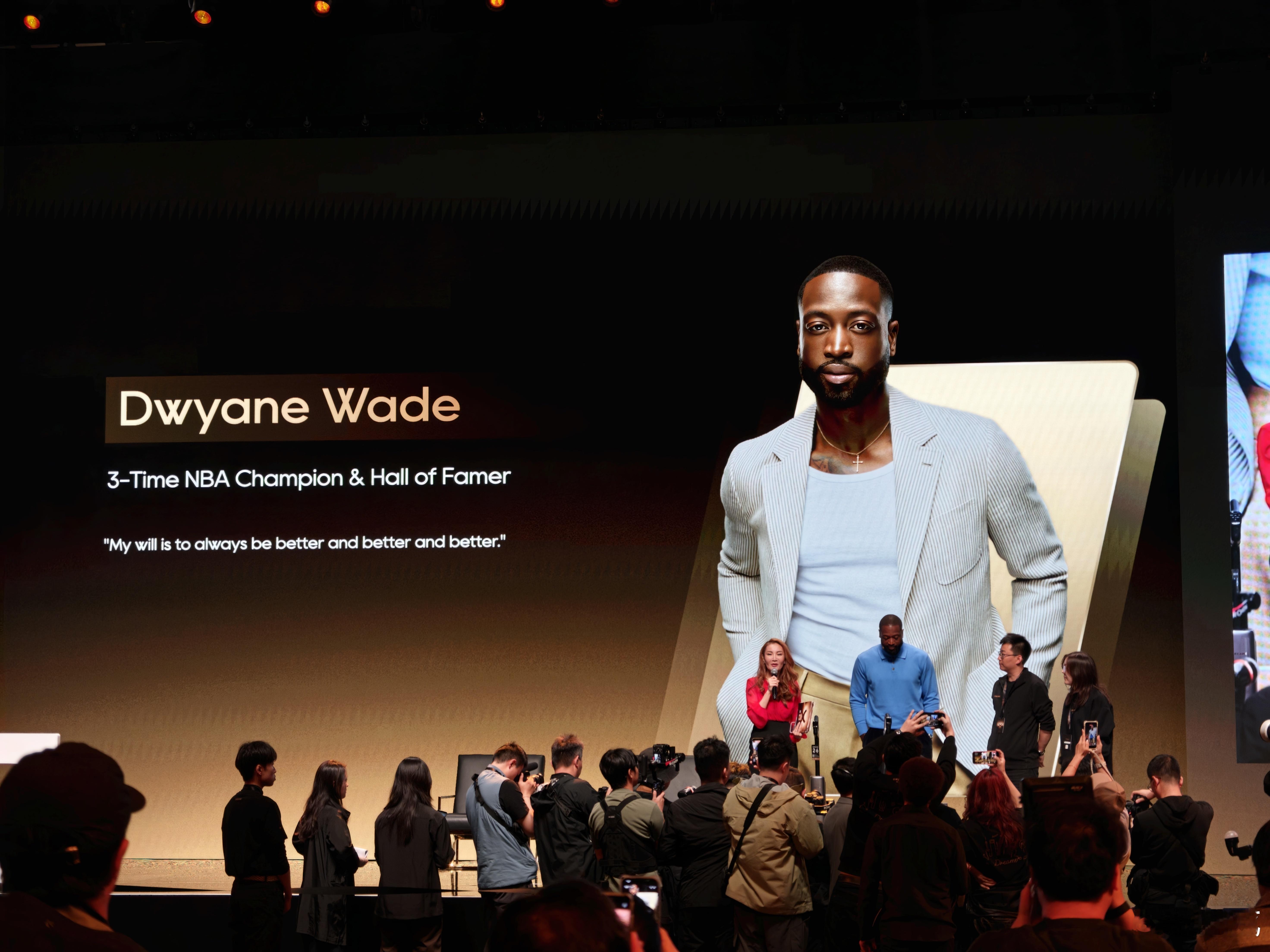 继续来几张D-Wade，这位绝对是“从小看着他打球长大”的球星了，回想他退役一战