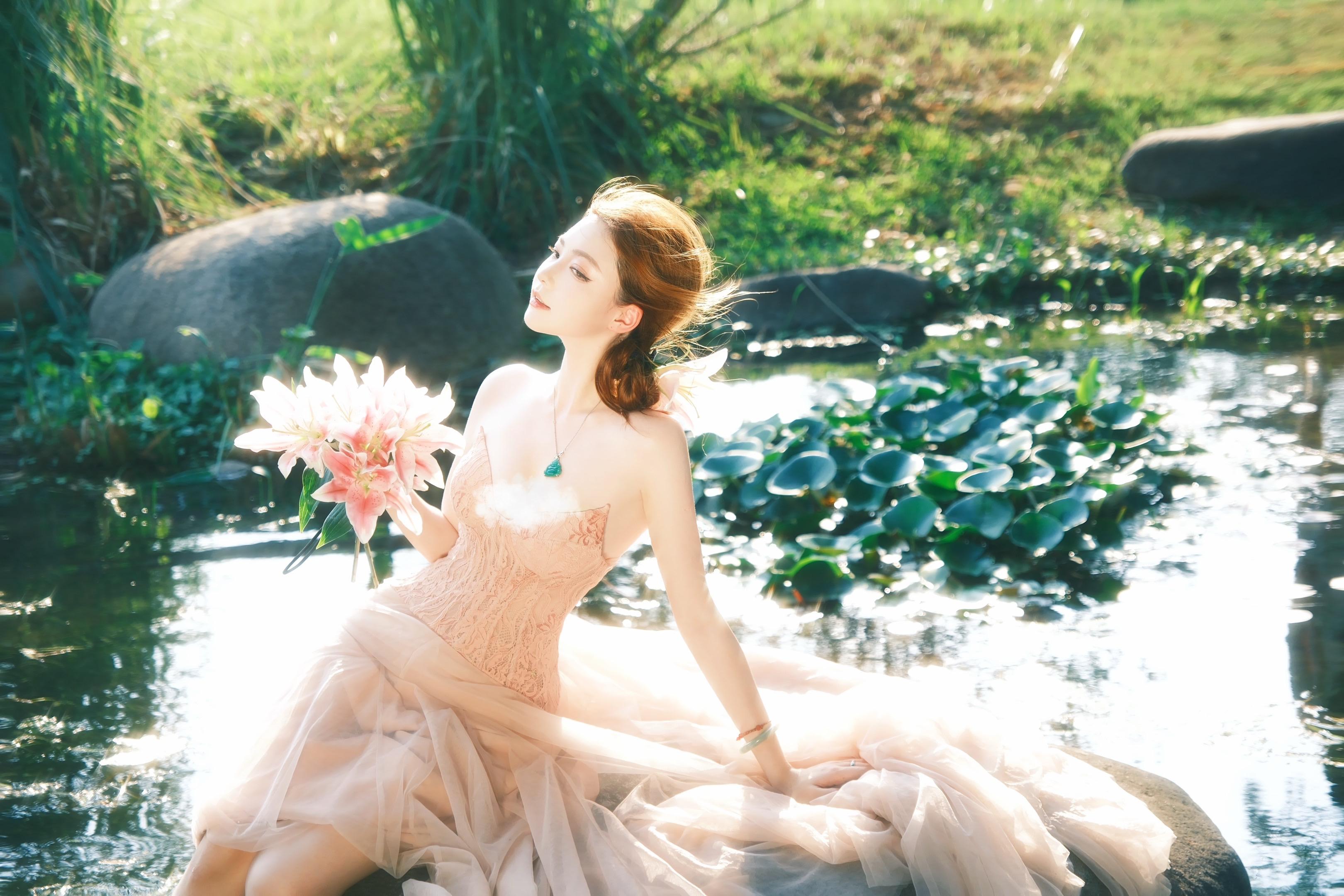 看到你 心如蝶翼震颤。