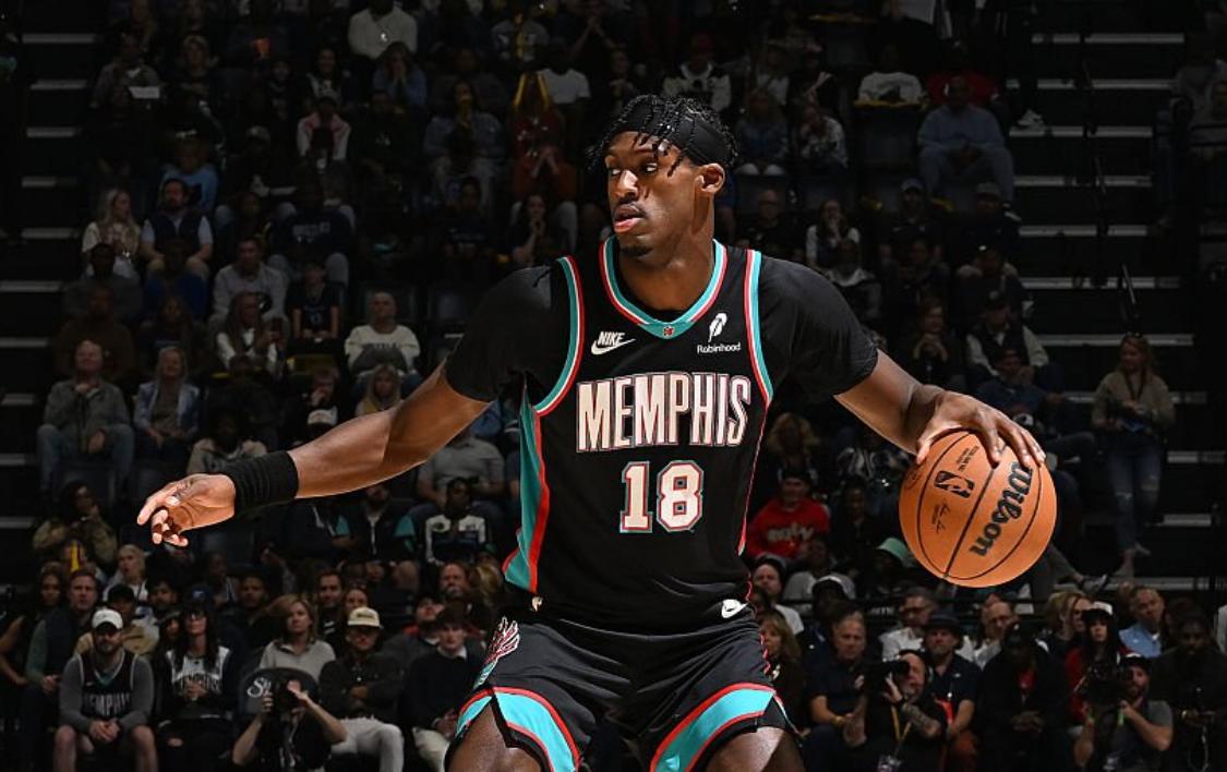 看完灰熊这场又想起一件事儿，尼克-哈里森之前用延伸条款裁掉了奥利维耶-马克桑斯-