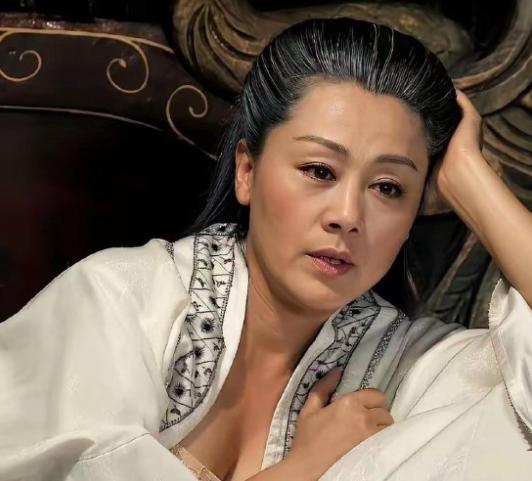 2020年以前的电视剧，谁都得露一下吗？
这是演员王姬2011年播出的古装历史剧