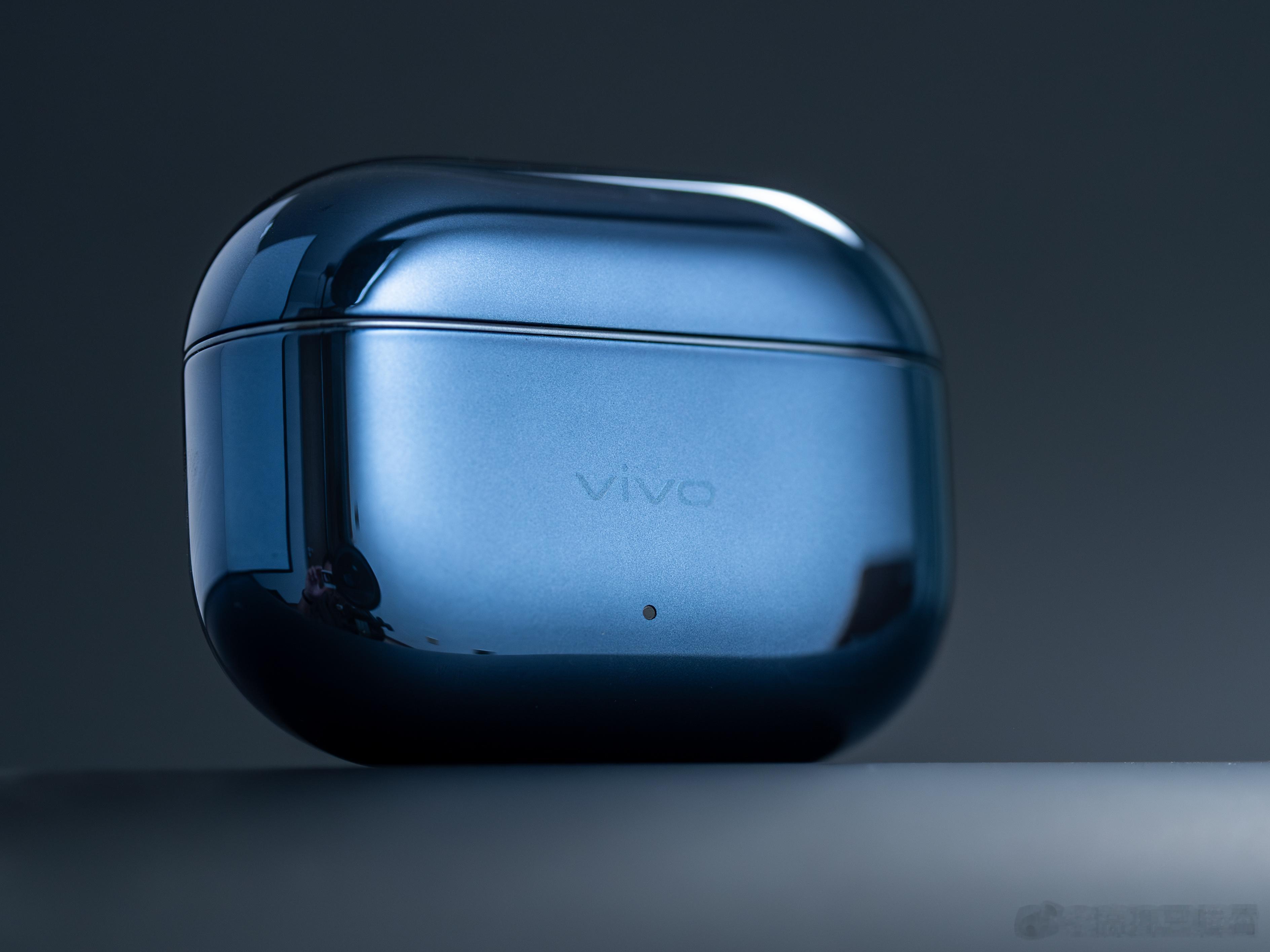 vivo TWS 5这次蓝厂全家桶里面的新耳机，就说几个用下来我感知比较明显的点