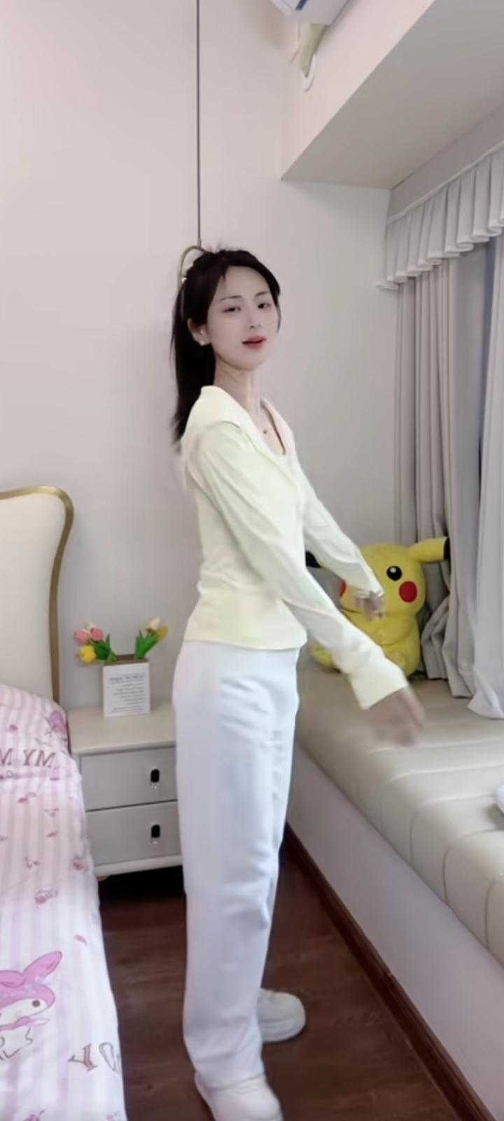 我们都在奔赴不同的人生，再也没有交集，再也没有重逢的可能。