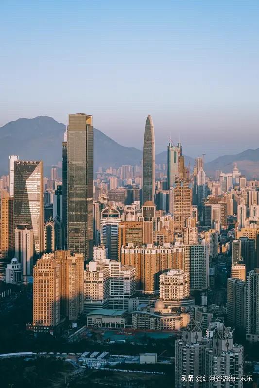 有人说，看完上海楼市今年的小阳春，再看深圳的，感觉渔村差了点意思。

这其实是正