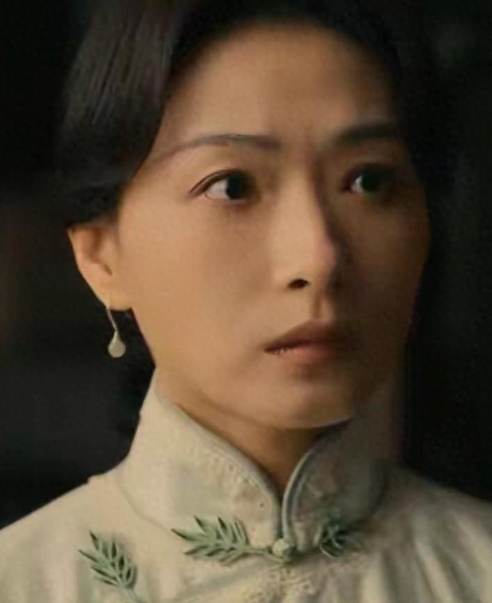万茜能走到今天太不容易了，看她过往遭受多少打压！
 
资源为什么不给像万茜这样的