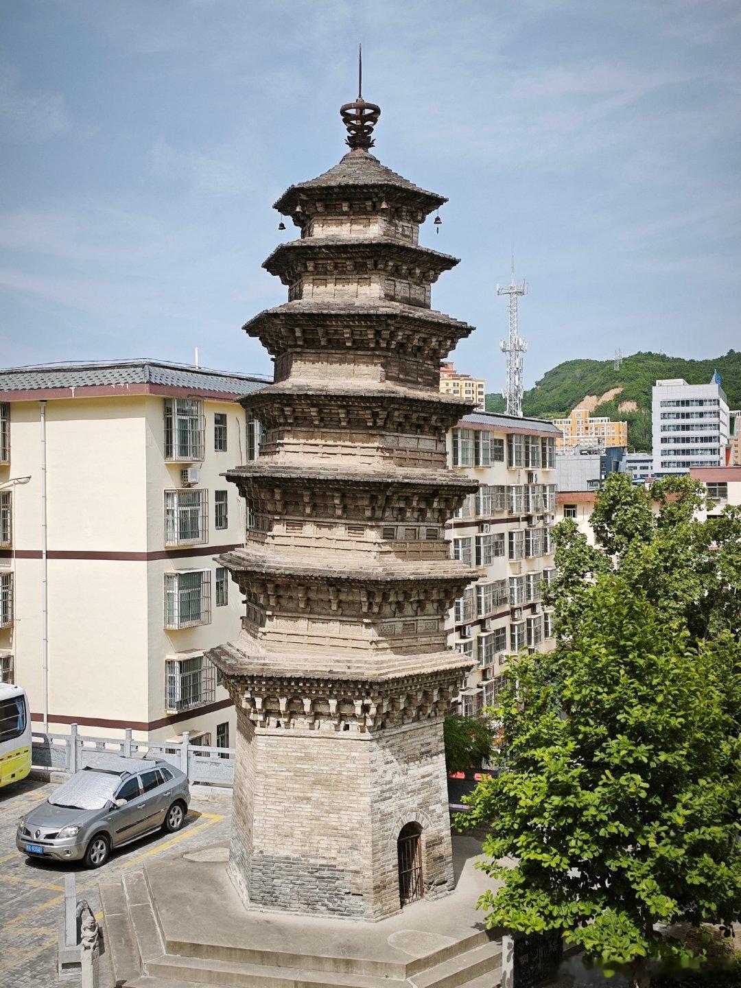 陕西省铜川市，印台区城关街道，重兴寺塔。 铜川·印台