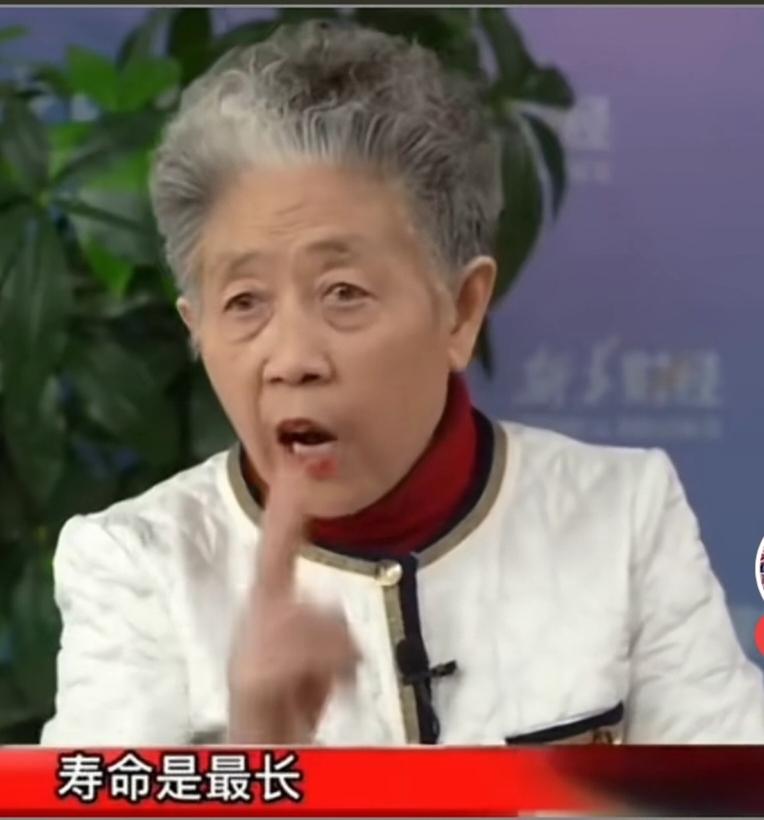 “寿命最长”
老干妈用一句话，回应了做辣椒酱的本质，不是靠营销，而是靠品质，只要