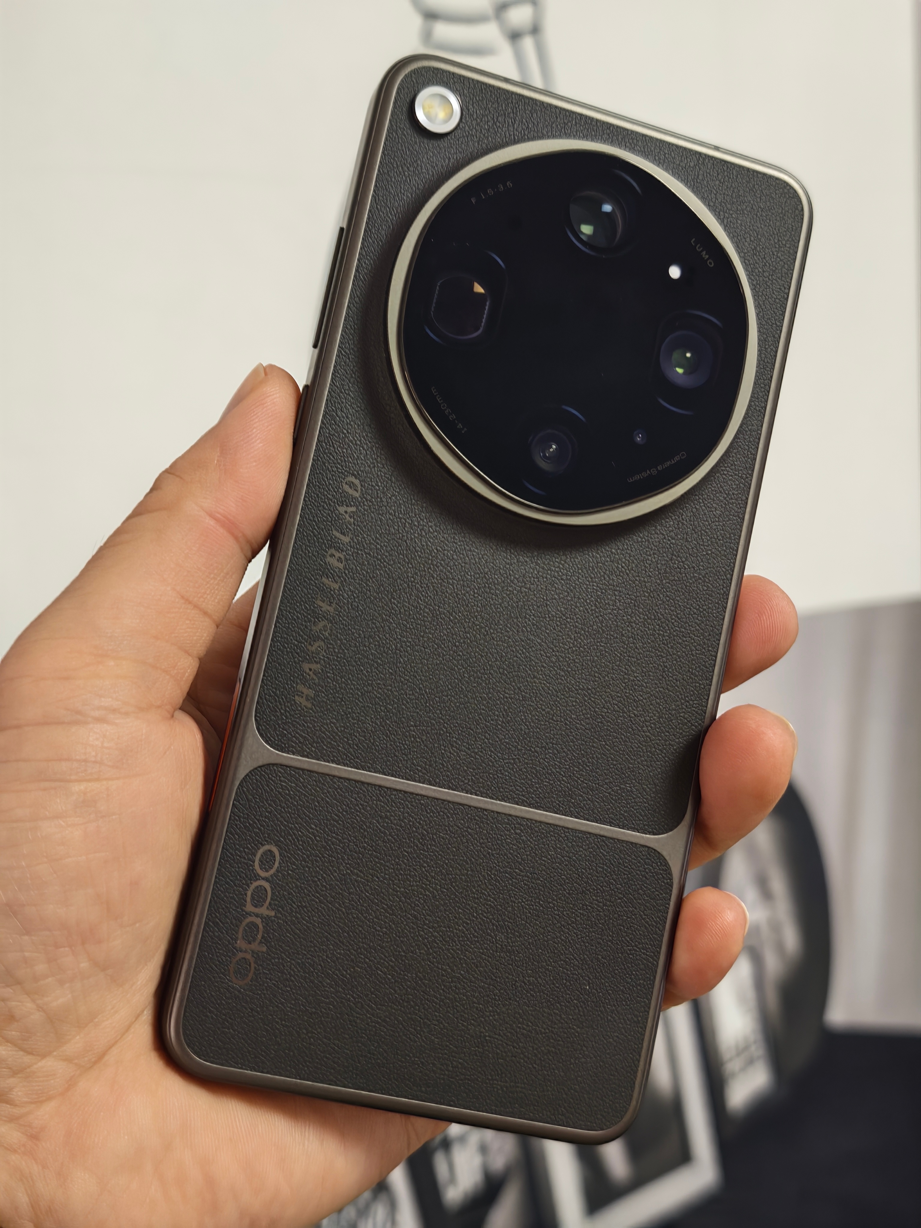 搞了一台OPPO Find X9 Ultra，体验一下今年的影像能力，也买了增距
