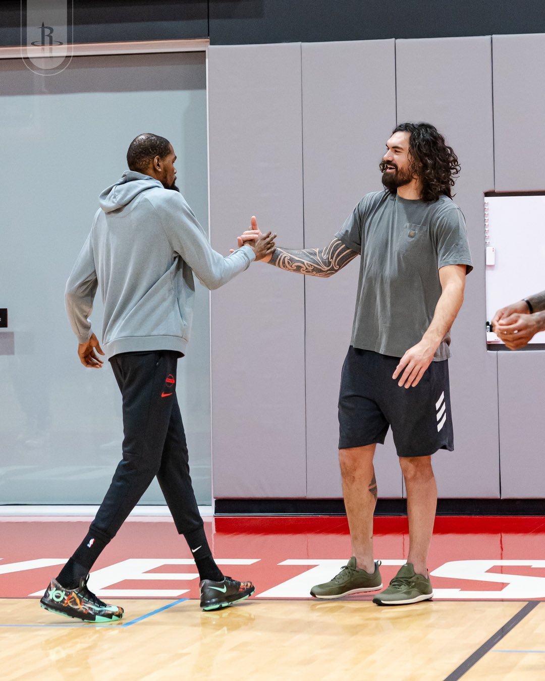 亚当斯 猛龙vs火箭休斯顿火箭