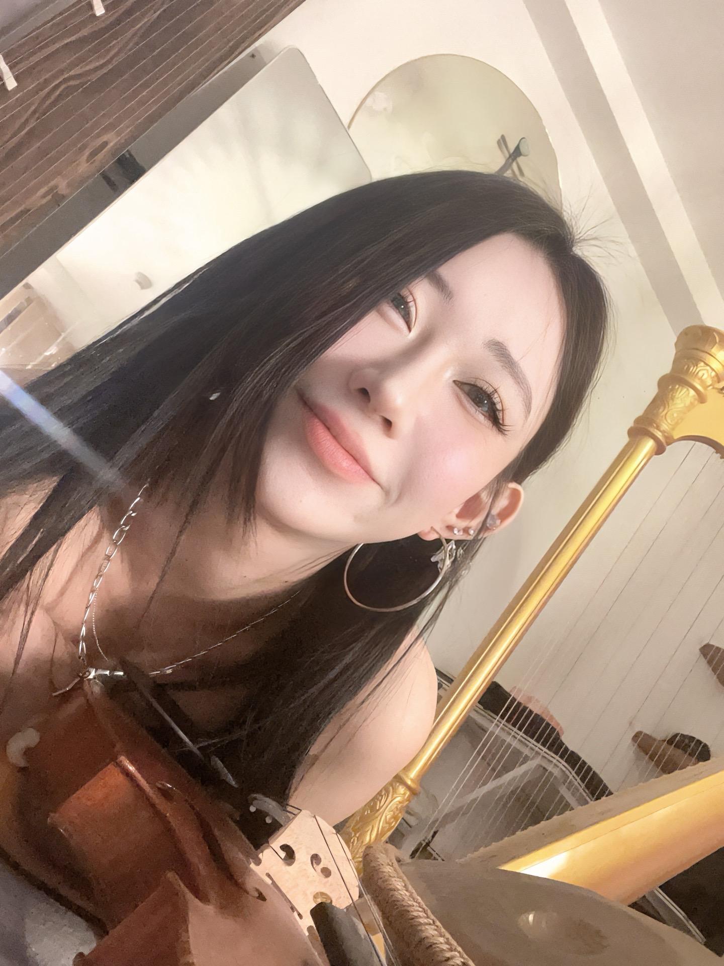 终于成为了小时候想成为的漂亮姐姐。