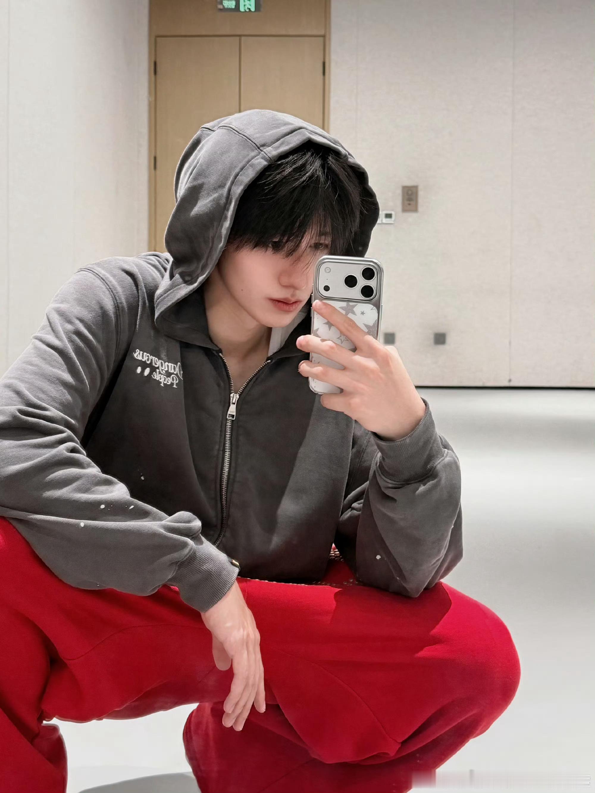 全世界最会撒娇的男子。 