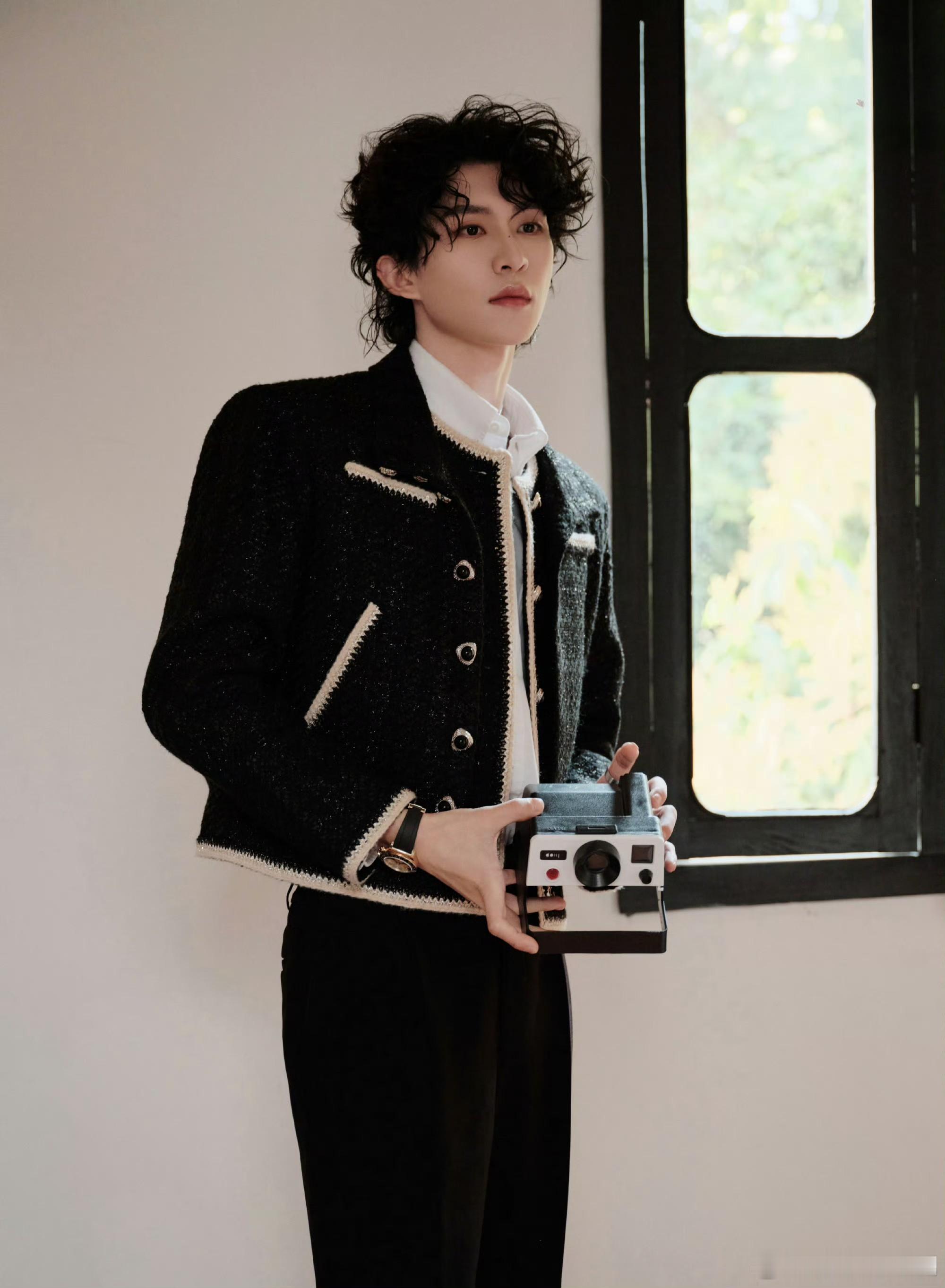 谁教张集骏用这张脸演狐狸精的 选择让张集骏演狐狸精的简直太有眼光了，看到他冷脸的