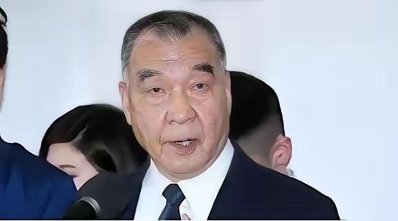 你要打多久我就陪多久！只要大陆战机敢越线，台军就开第1枪击落。邱国正一边大声宣称