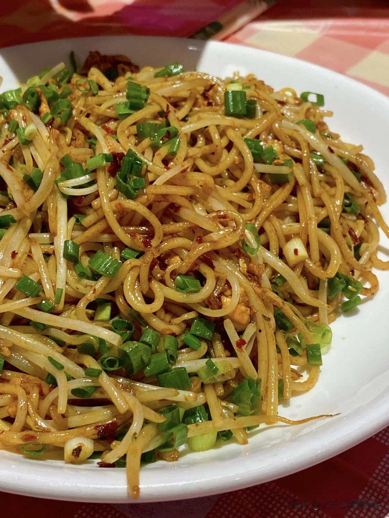 吃不腻的萍乡炒粉，萍乡美食读书时候经常早上打包一碗炒粉去学校，现在每隔一段时间就