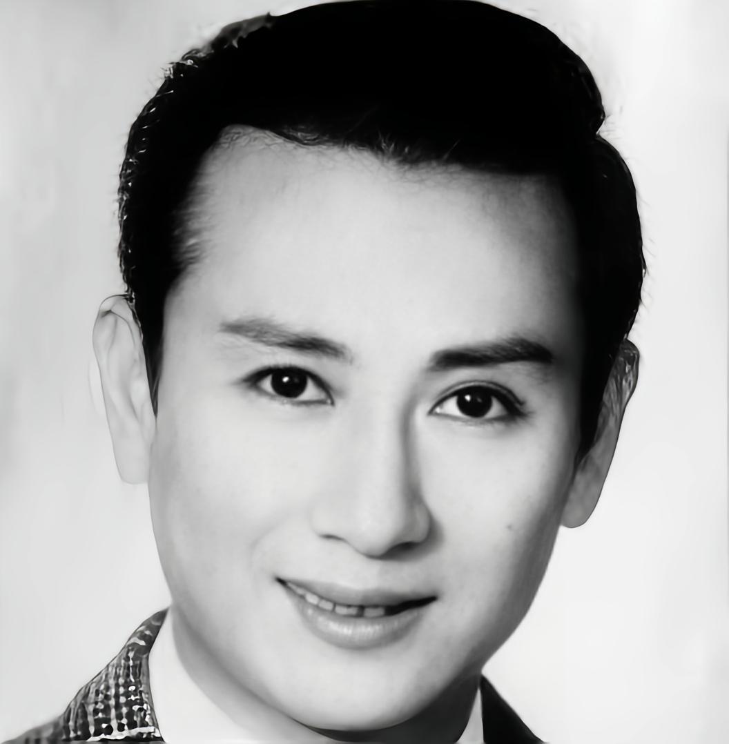 苏少棠原名苏锦棠，1927年生，2012年于美国离世，香港五六十年代知名粤剧文武
