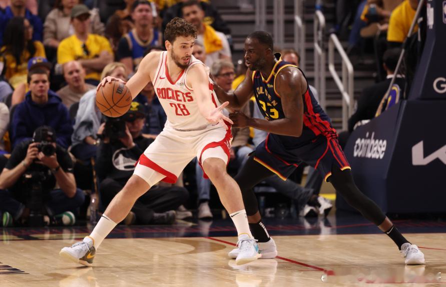 今天，追梦在自己的播客节目《绿说体育》中谈到了本赛季的全明星遗珠。追梦说道：“阿