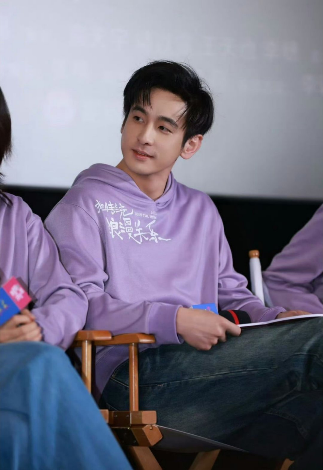 任彬北京首映礼状态好清爽，生图直出都感受到扑面而来的亲和力