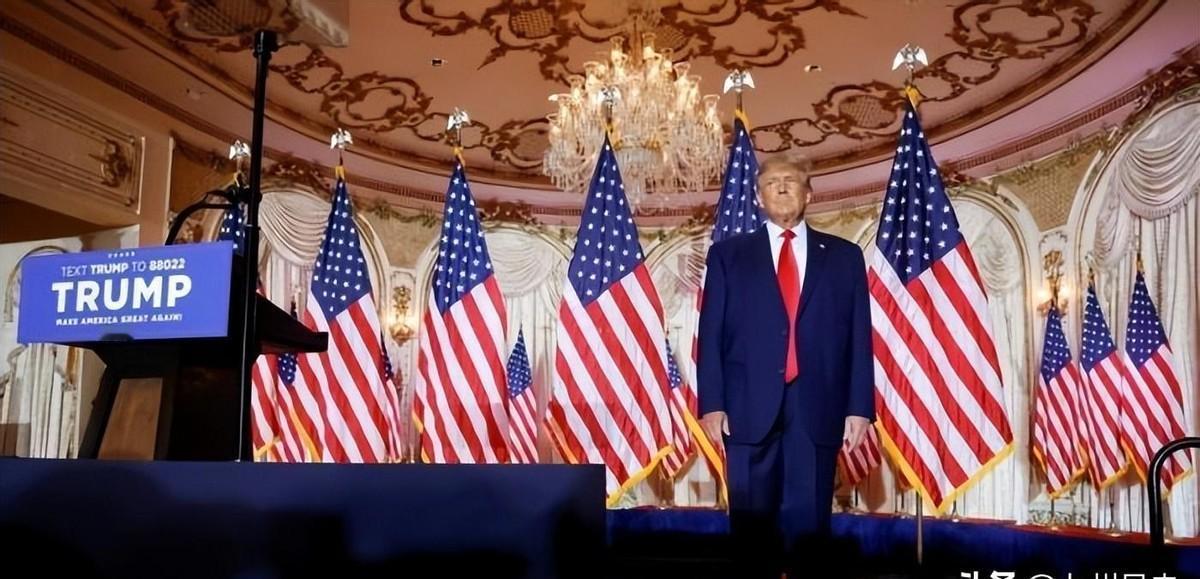 万斯刚一脸阴云地从伊斯兰堡撤回华盛顿，特朗普反手就祭出了封锁霍尔木兹海峡的杀招，