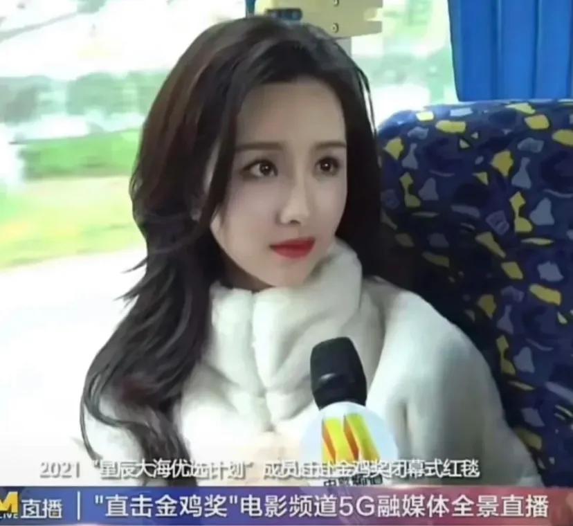 长的漂亮真的有用...
有个实习生同事和我同一天入职的，真的一眼看上去就是大美女