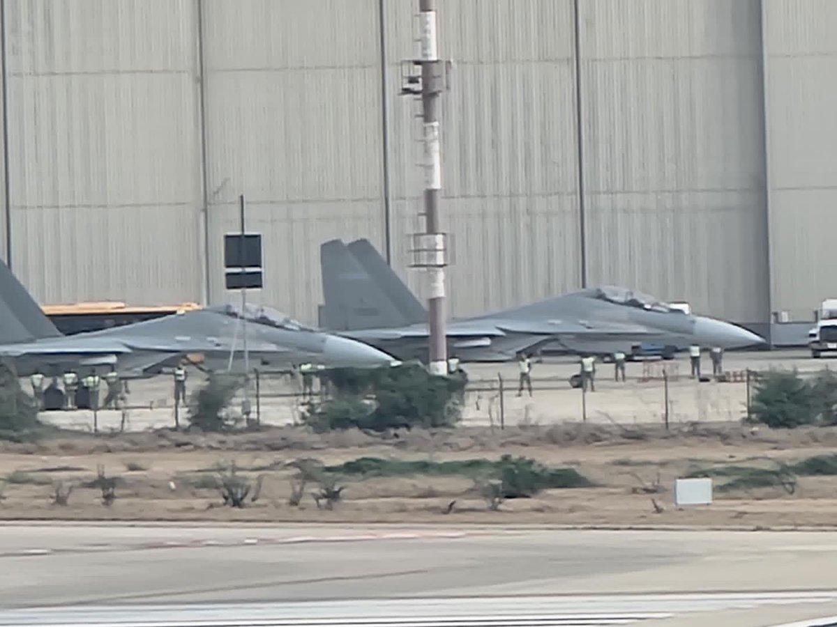 歼16集群编队，划过巴基斯坦天空，飞入红海、霍尔木兹海峡防空圈，美以雷达高强度搜