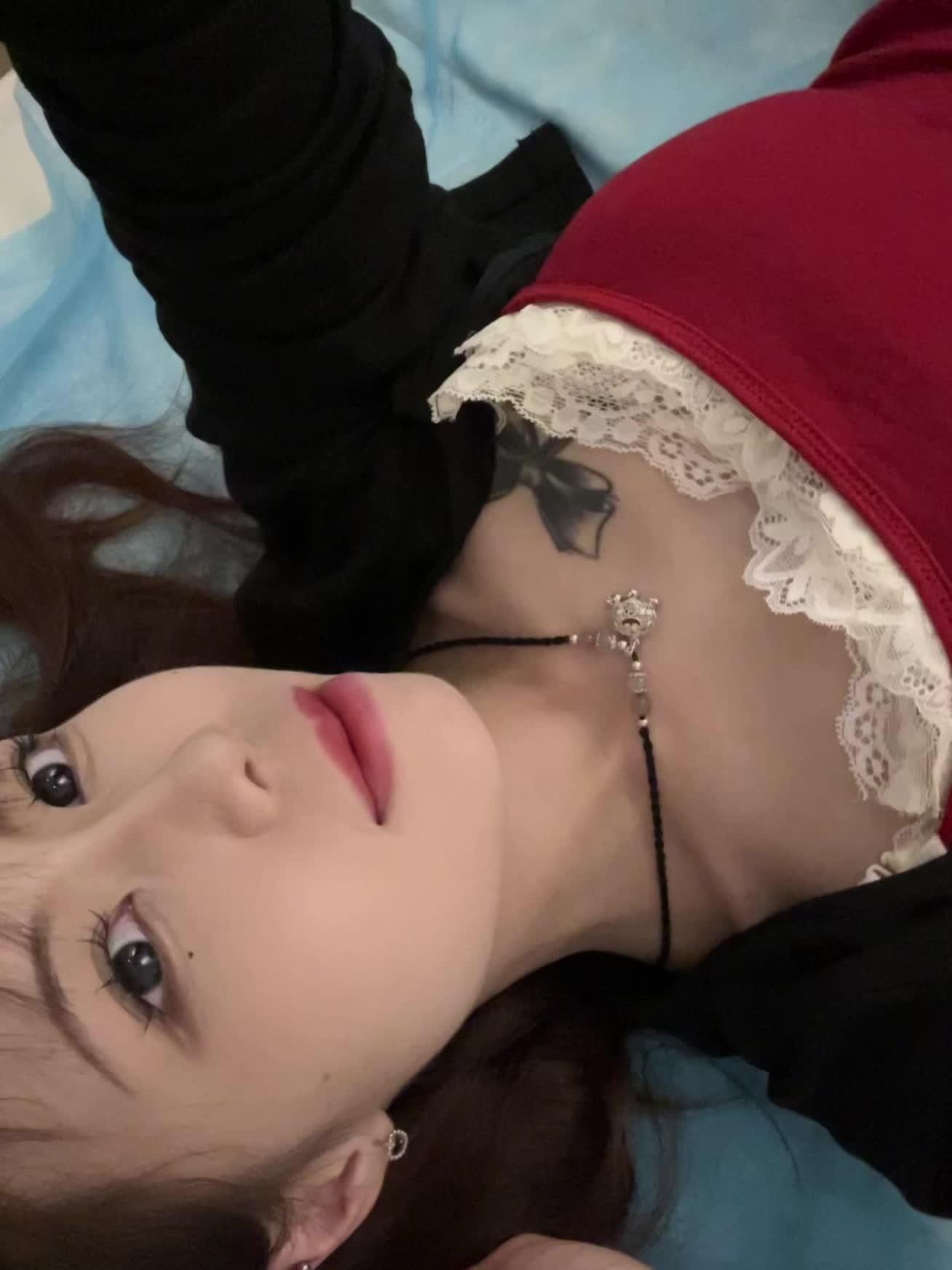 男人爱胸 爱腰 爱腿 却唯独不爱凌晨 为他哭红双眼的你