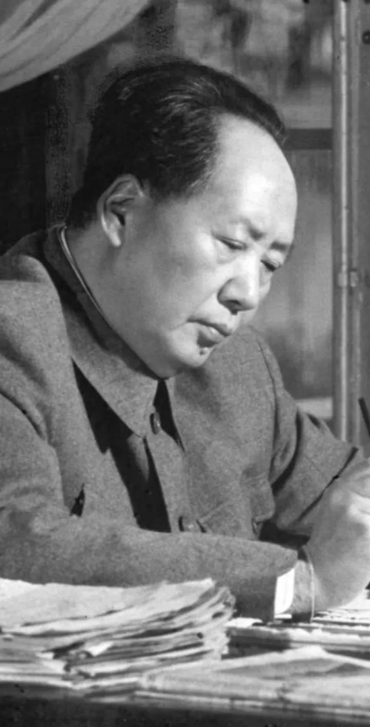 大多数国家都过圣诞，中国人为啥不盲从？圣诞再热闹，别忘12月26日！救中国的从不