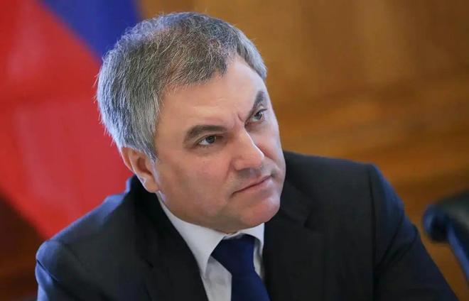 这两天国际圈的瓜太炸了，俄罗斯国家杜马主席沃洛金直接放了句硬话说，西方要是不乖乖