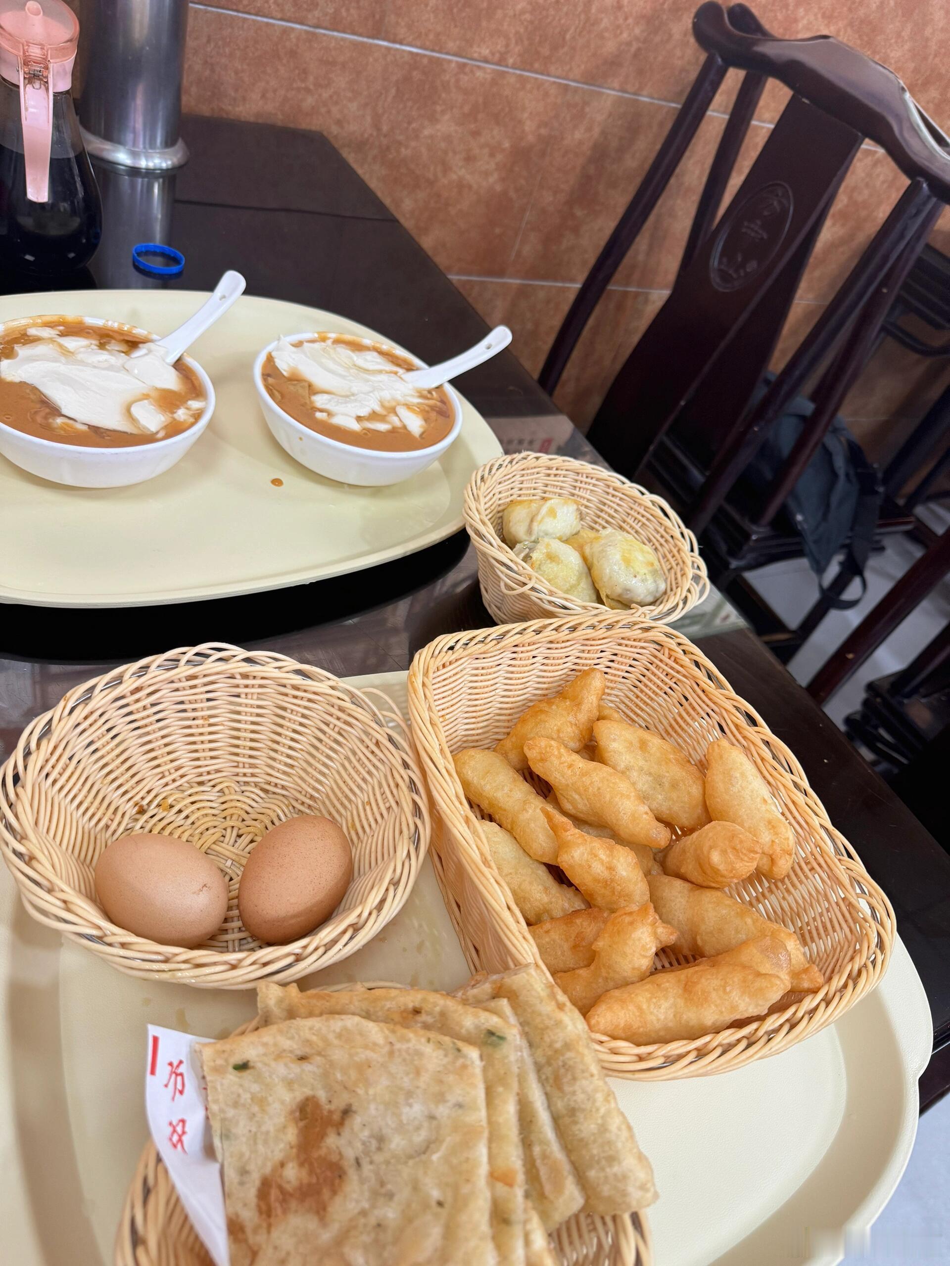 文化中国行守护非遗之根宋代流传的胡辣汤居然是时令药膳 谈及非遗美食，胡辣汤绝对是