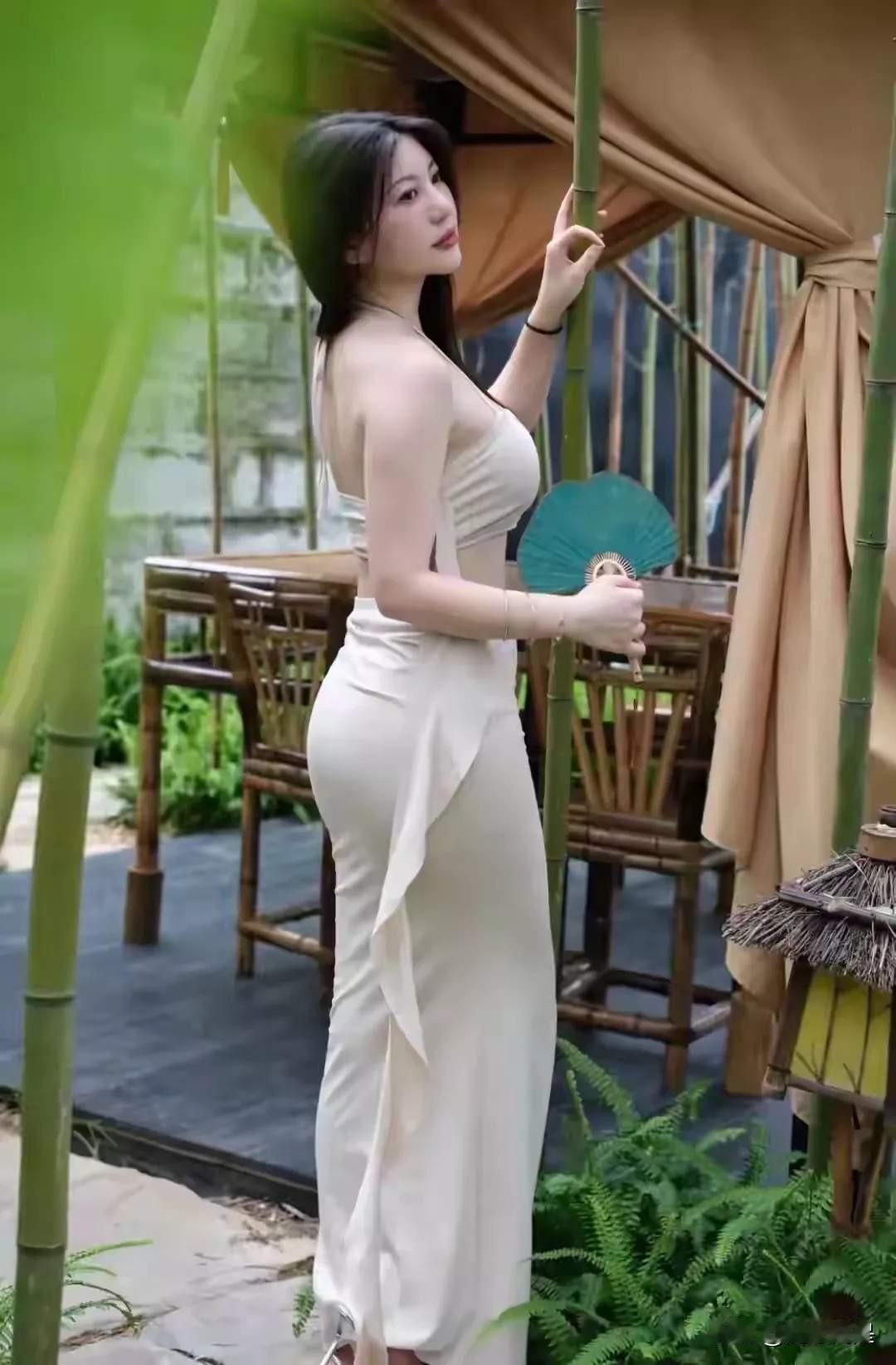 分享几张平常生活照片，你认为这些照片是不是属于低俗造成不良映响的照片？
