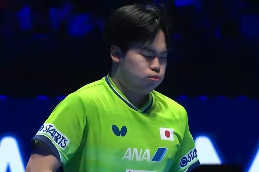 绝境翻盘！王楚钦4-1复仇卫冕冠军雨果，击碎质疑挺进世界杯决赛王楚钦4-1雨果王